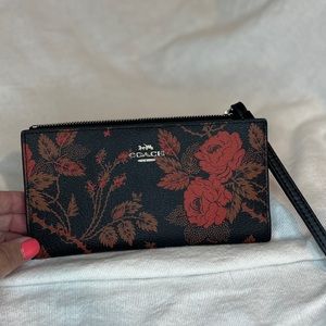 Coach wristlet wallets for women